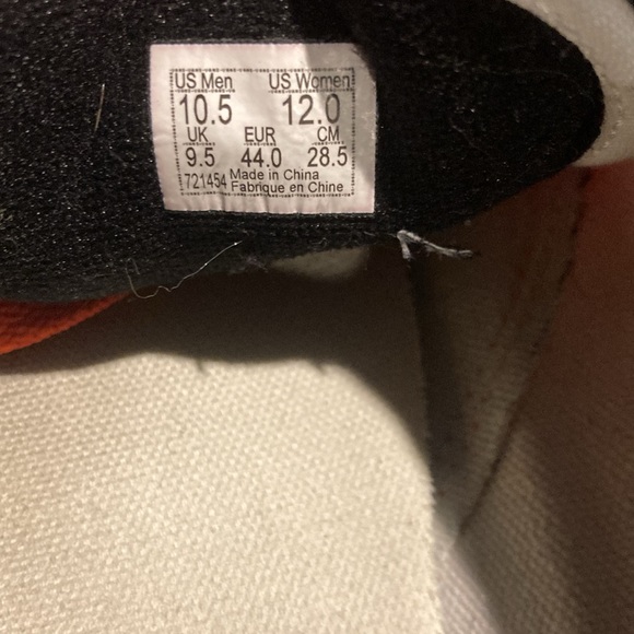 Custom Vans - Picture 4 of 4